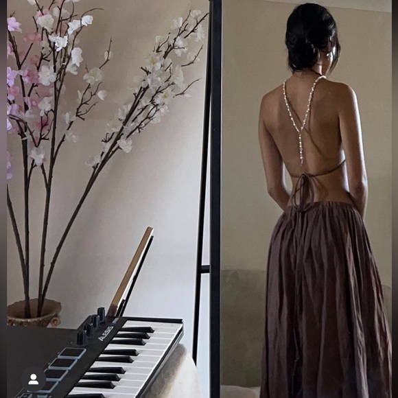 DISSH Dresses & Skirts - NWT DISHH Australian Brand brown linen midi skirt